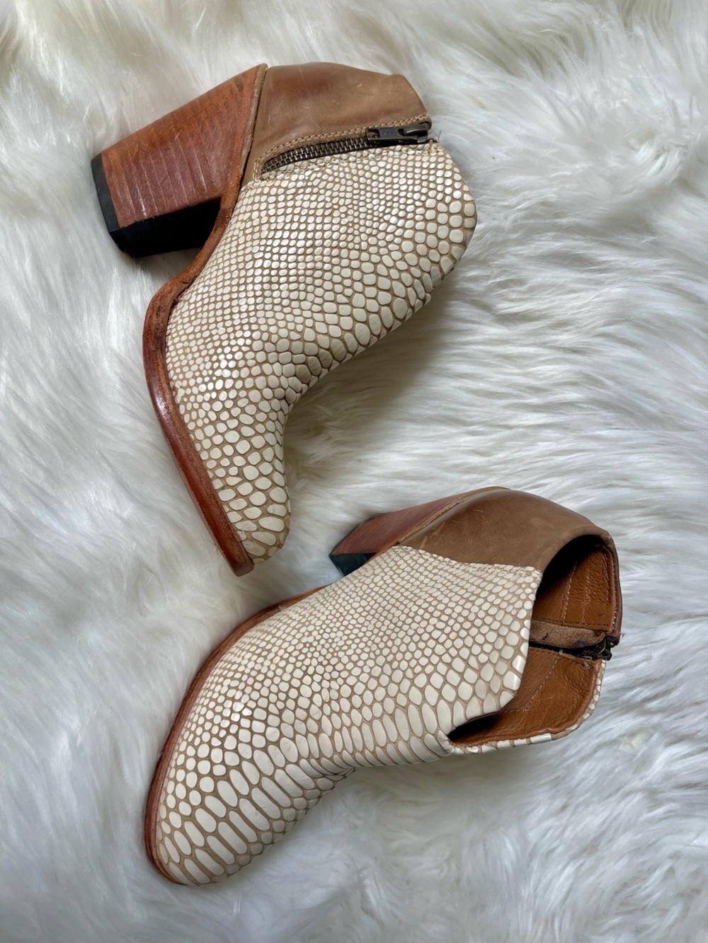 Freebird Detroit Boots Women’s Ankle Booties White Snake Leather Size 9